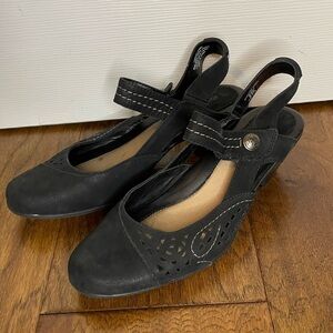 Earth Bantam Wide black leather sling back Mary Jane heels sz 9.5 D (wide)